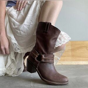 Frye Carmen Brown Short Harness Dark Brown Leather Boot - size 7.5